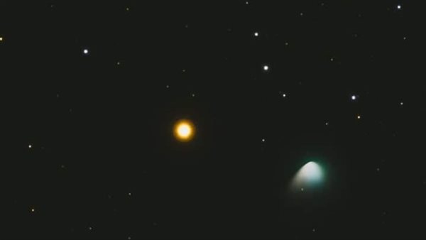  المذنب الأخضر.. ظاهرة فلكية تشهدها سماء الوطن العربي خلال ساعات