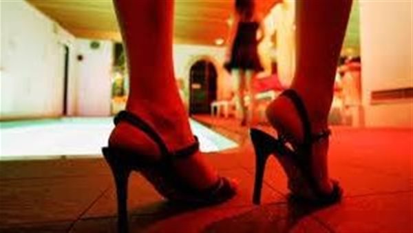  فيديوهات فاضحة مقابل المال.. تفاصيل مثيرة في سقوط سيدة العجوزة