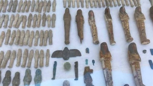 اتحكم عليه بـ15 سنة.. القصة الكاملة لتورط فنان شهير في تهريب الآثار