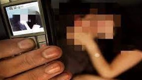 فيديوهات وصور خادشة..تفاصيل مثيرة في الحكم على سائق ابتز سيدة بالقليوبية