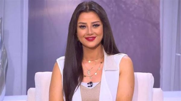  بعد أنباء خطوبتها.. إطلالة جديدة تضع رضوى الشربيني في مأزق | شاهد 