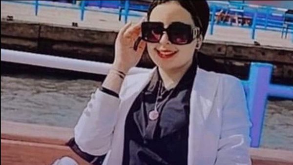  لحظة النطق بالحكم.. ماذا فعلت قاتلة والدتها بمساعدة العشيق في بورسعيد داخل القفص؟