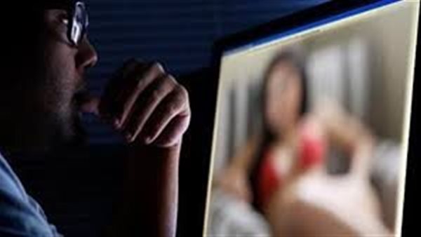 اتفضحت أنا وبناتي.. تفاصيل مثيرة في ابتزاز سيدة لصديقتها المطلقة بصور فاضحة