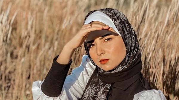 كنت هتشل.. بلوجر شهيرة تفضح دكتورة بعد عملية فاشلة تسببت فى إصابتها بـالعصب السابع | شاهد