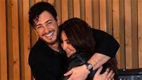 بسبب سعد لمجرد.. هجوم ناري من الجمهور على إليسا بعد تصرفها على المسرح | فيديو