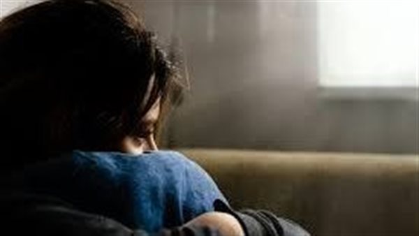 الزوج: بتعملي فطار ومراتي لأ.. إيناس في طلبها للخلع: بيخوني مع زميلته المتجوزة 