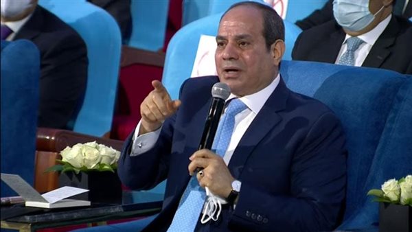 أومال إحنا بنعمل إيه؟.. تعليق ناري من السيسي على فيديوهات شاهدها على يوتيوب