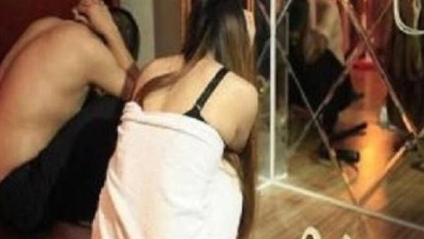 ضبطها في أحضان عشيقها.. تفاصيل مثيرة في الحكم بتعويض زوج بـ 100 ألف جنيه من طليقته