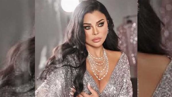 جمال رباني متوارث.. ظهور نادر لوالدة هيفاء وهبي | شاهد