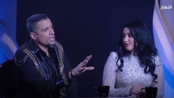 متجوز في التجمع؟.. انهيار زوجة حسن شاكوش على الهواء وتطلب الانفصال | فيديو