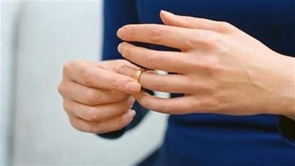 ملابسها عارية وحركاتها مثيرة.. مأساة سيدة مع زوجها وجارتها في القاهرة أمام محكمة الأسرة