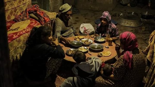 معندهمش مية ولا حمام.. أول تعليق من أسرة الباجور بعد تداول صور إفطارهم | شاهد