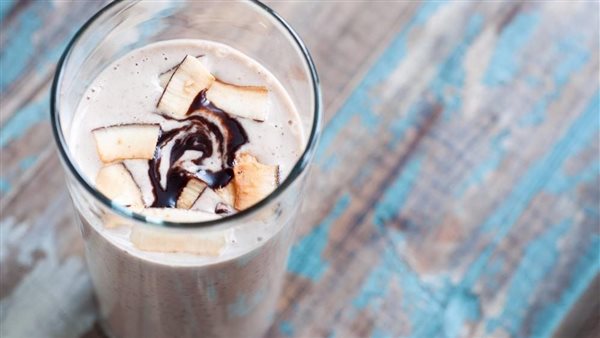 احذر تناول هذه المشروبات على الإفطار.. 7 أشياء تحدث لك عند كسر صيامك على البلح باللبن