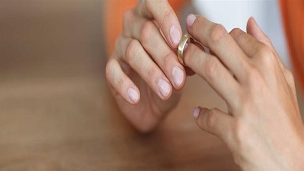 شفته خارج من غرفة نوم جارتي.. عبير تطلب الخلع بعد 15 يوم زواج