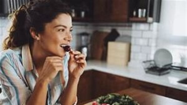 استشاري تغذية تجيب..هل تناول الفواكه بعد اسودادها صحي أم لا؟