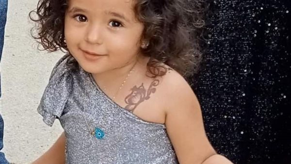 كنت عايز اخليها تبطل عياط.. اعترافات صادمة للمتهم بقتل الطفلة مكة