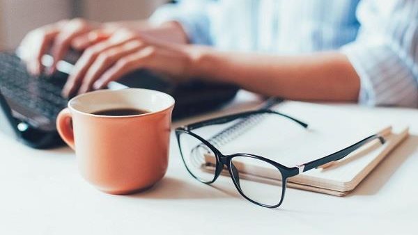 للنساء.. عادات تفعليها في المساء تضر بصحتك