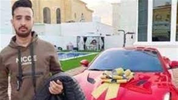 بالدولار..أغنى شاب في مصر يثير الجدل بعيدية عيد الفطر | شاهد