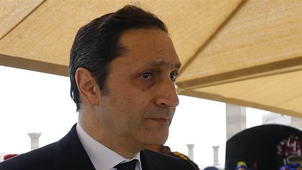 بقى ثوري.. علاء مبارك يثير الجدل بتويتة عن الشيخ إمام | شاهد