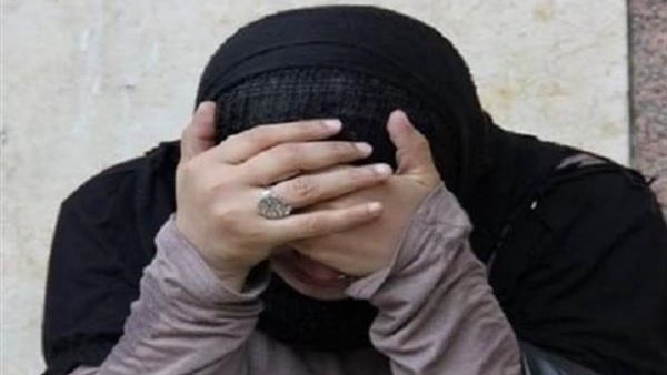 حطم قلبي ودفن أنوثتي.. زوجة ترفع دعوى طلاق بسوهاج لهذا السبب