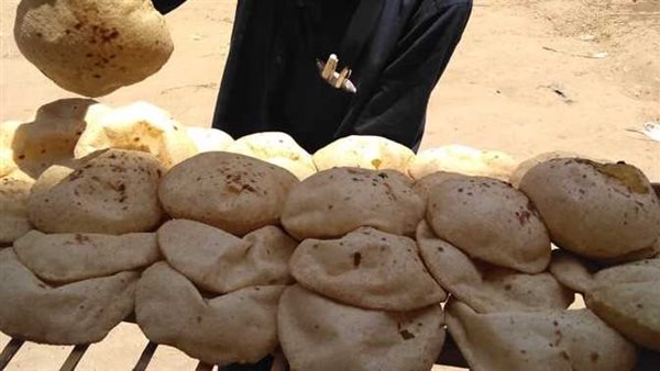 بعد رفع أسعار السلع.. التموين تحسم الجدل حول زيادة سعر الخبز | فيديو