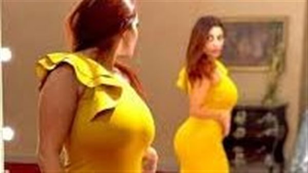 فستان مكشوف.. ندى الكامل تثير الجدل بإطلالة جديدة | شاهد