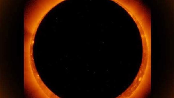موعد ذروته وأماكن رؤيته.. تفاصيل أول خسوف شبه ظلي للقمر تشهده الأرض في 2023