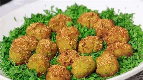  لن تتوقع.. حسام موافي يفجر مفاجأة عن طعمية المحلات | فيديو