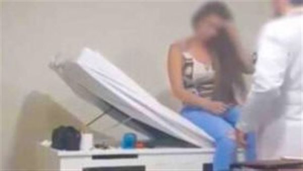 انتحل صفة طبيب وكشف عورتها.. قرار عاجل ضد أستاذ جامعي هتك عرض سيدة