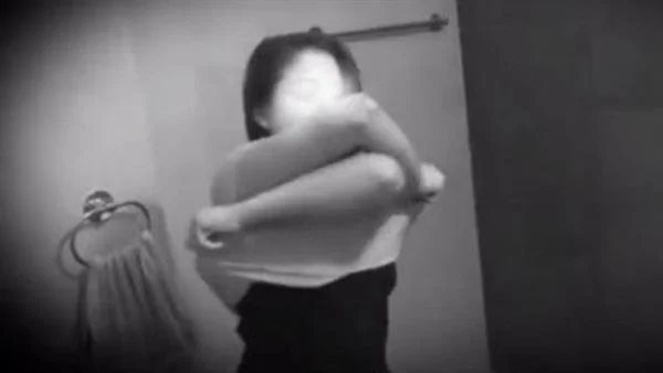 عشان 500 جنيه.. طالب يهدد والد فتاة بنشر صور خادشة لشرف ابنته