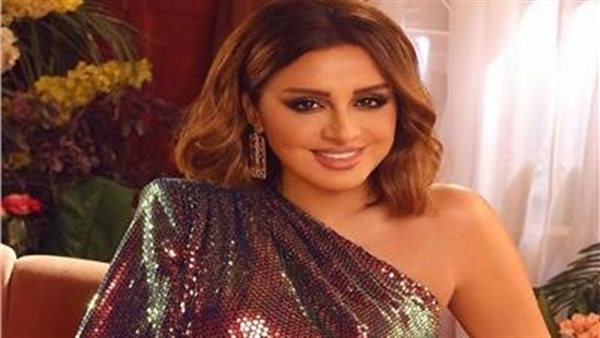 رقم صادم.. سعر ساعة أنغام في الكويت يشعل السوشيال ميديا | شاهد