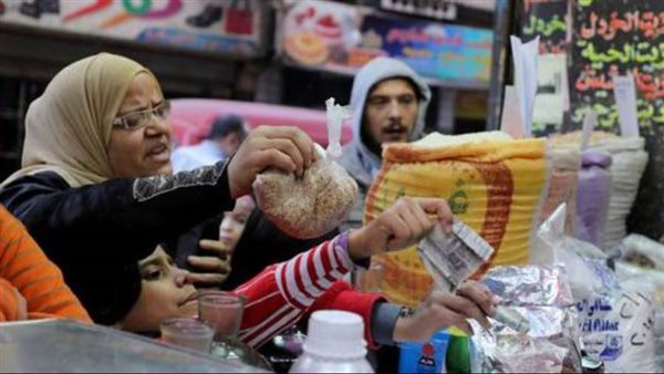 الحكومة تكشف حقيقة إلغاء الدعم العيني للسلع التموينية وتحويله إلى نقدي