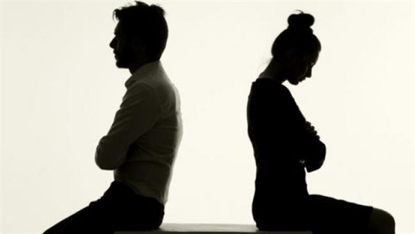 قفشتها بتلف وتشرب فى الحمام.. رجل يلجأ لمحكمة الأسرة لتطليق زوجته بعد 6 أشهر زواج