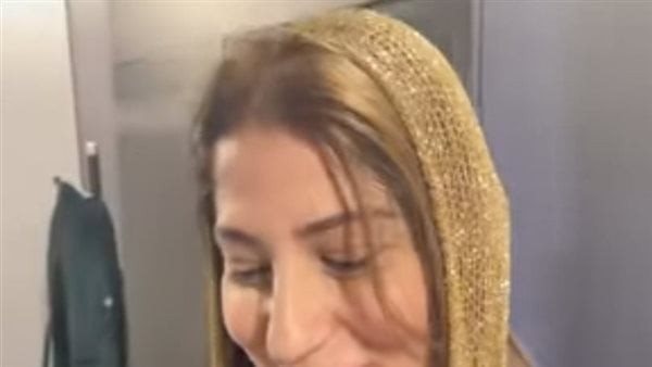 تتخطي ربع مليون جنيه.. سعر طرحة يثير ضجة على الفيسبوك | شاهد