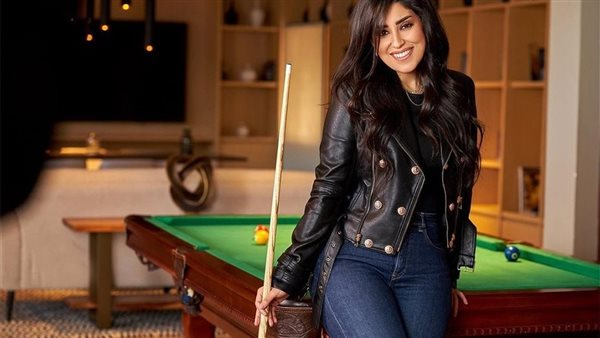 عملت كارثة..ايتن عامر تشعل السوشيال ميديا من صالون التجميل | شاهد 