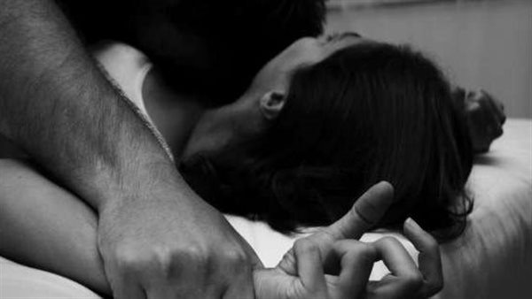 عنده رغبة جنسية متوحشة.. زيزي تطلب خلع زوجها في محكمة الأسرة