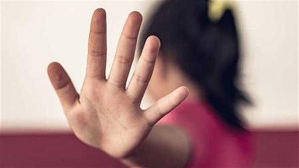 هاتيلي بـ 2 جنيه ترمس.. حيلة شيطانية استدرج بها سباك تلميذة ليهتك عرضها بأسيوط