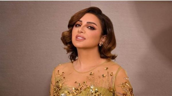 بعدما أثارت الجدل..كيف ردت أنغام على ظهورها تدخن سجائر في كليب سيبك انت ؟ | فيديو