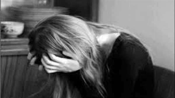 حلق شعري وأنا نايمة.. مأساة زوجة تنتهي بالخلع داخل محكمة الأسرة