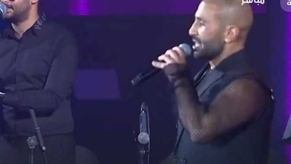 ملابس شفافة وحلق.. هجوم ناري على أحمد سعد بعد إطلالته المثيرة للجدل في حفل جدة | شاهد