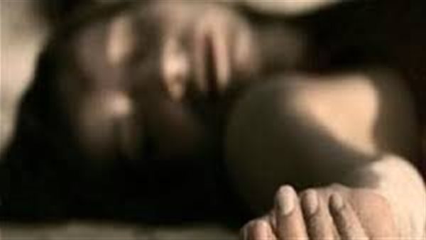 الأم وبجوارها ابنتها وآلة حادة.. تفاصيل مأساوية في جريمة القاهرة الجديدة