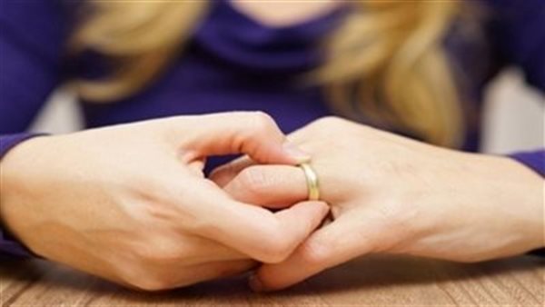 تخاف ألا تقيم حدود الله.. هاجر تطلب خلع زوجها في محكمة الأسرة