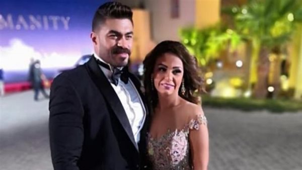 قصير فوق الركبة.. زوجة خالد سليم تثير الجدل بإطلالة جريئة | شاهد