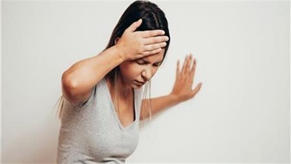 احذر.. الدوخة عند الوقوف علامة على الإصابة بهذا المرض | فيديو