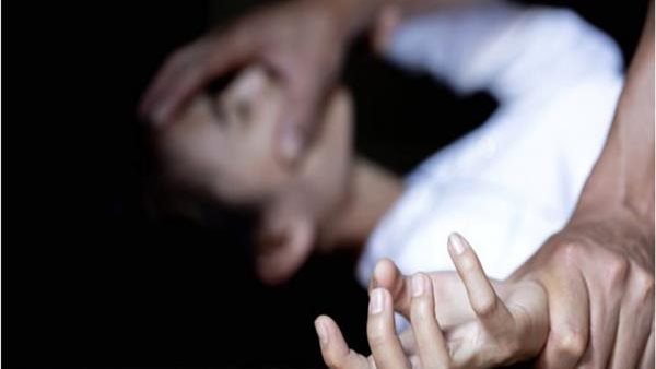 اغتصب أمه وقتل والديه.. جريمة وحشية ارتكبها شاب تهز دولة عربية