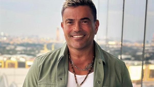 لن تتوقعه.. سعر قميص عمرو دياب يثير الجدل على السوشيال ميديا | شاهد