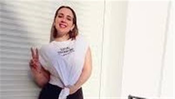 بعدما تصدرت الترند برقصة.. صور أثارت ضجة لـ أسما شريف منير | شاهد