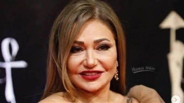 بكاء وشوجر دادي وبحب السينما.. تصريحات مثيرة للفنانة ليلى علوي تقتحم السوشيال ميديا | فيديو