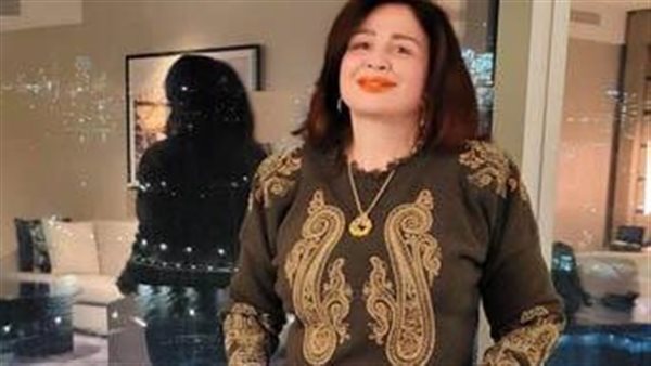 واثقة اني هموت وأنا بمثل.. تصريحات مثيرة للفنانة إلهام شاهين بمهرجان جربة في تونس