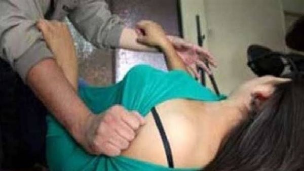 احتجزها داخل الأسانسير واغتصبها في السابع.. تفاصيل مثيرة في جريمة حارس العقار مع طالبة الإسكندرية
